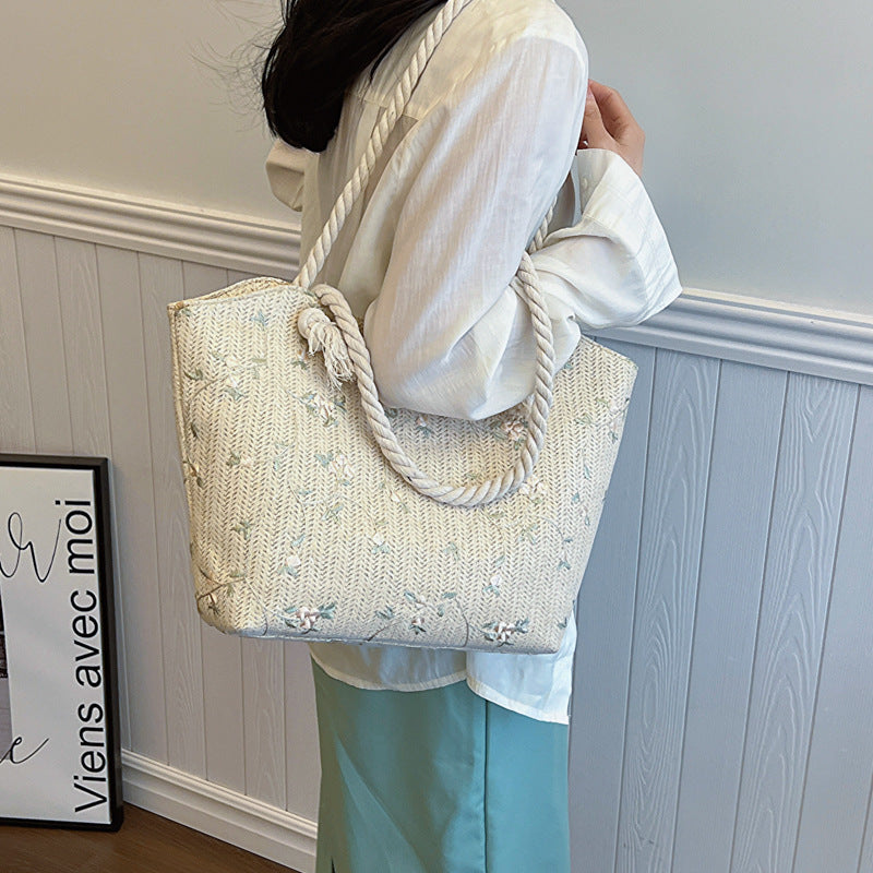 Women’s Straw Shoulder Bag