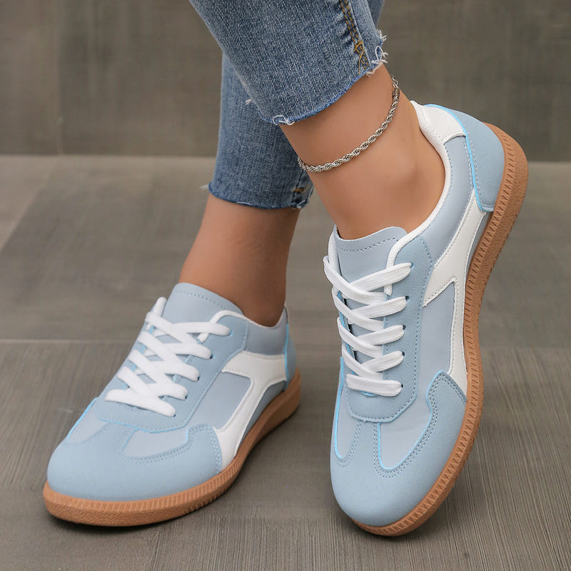Women’s casual outdoor sneakers, white with sky-blue panels and gum outsole