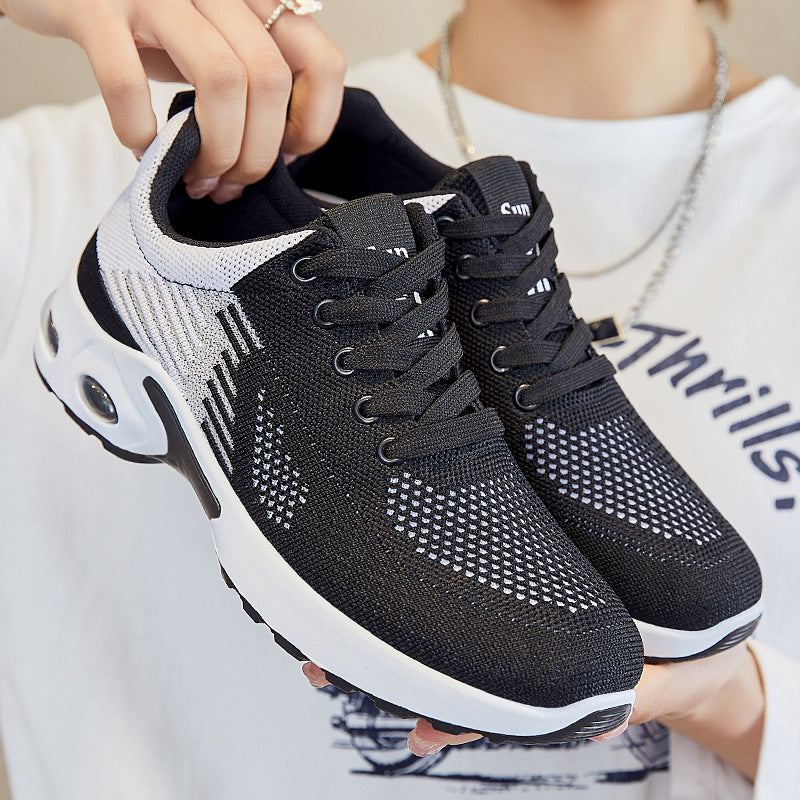 Breathable flyknit running shoe, black and white lace-up with air-cushion sole