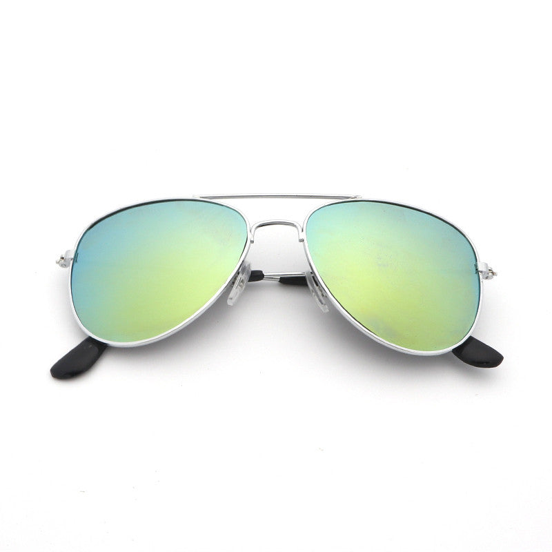 Unisex aviator sunglasses with silver frame and green mirrored lenses