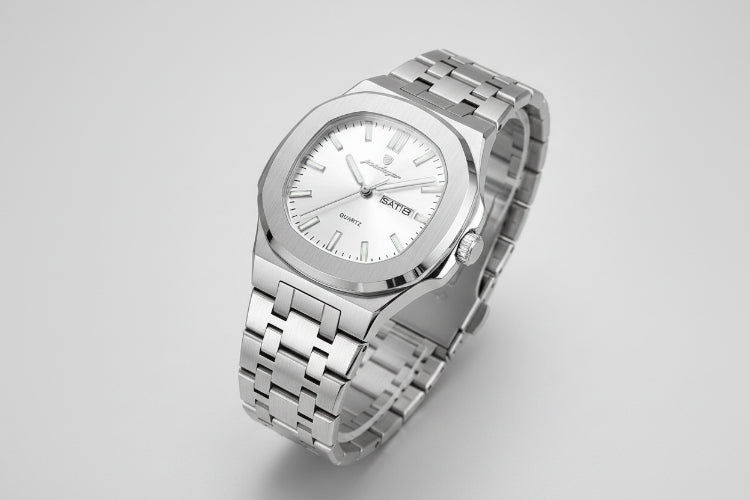 Stainless steel quartz business watch with white dial and metal link bracelet