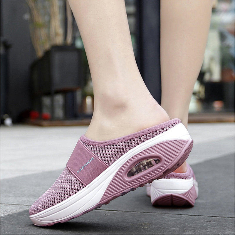 Women’s pink mesh slip-on slippers with air-cushion heel sole