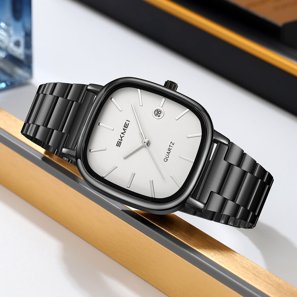 Men's retro square quartz watch with black steel bracelet and white dial