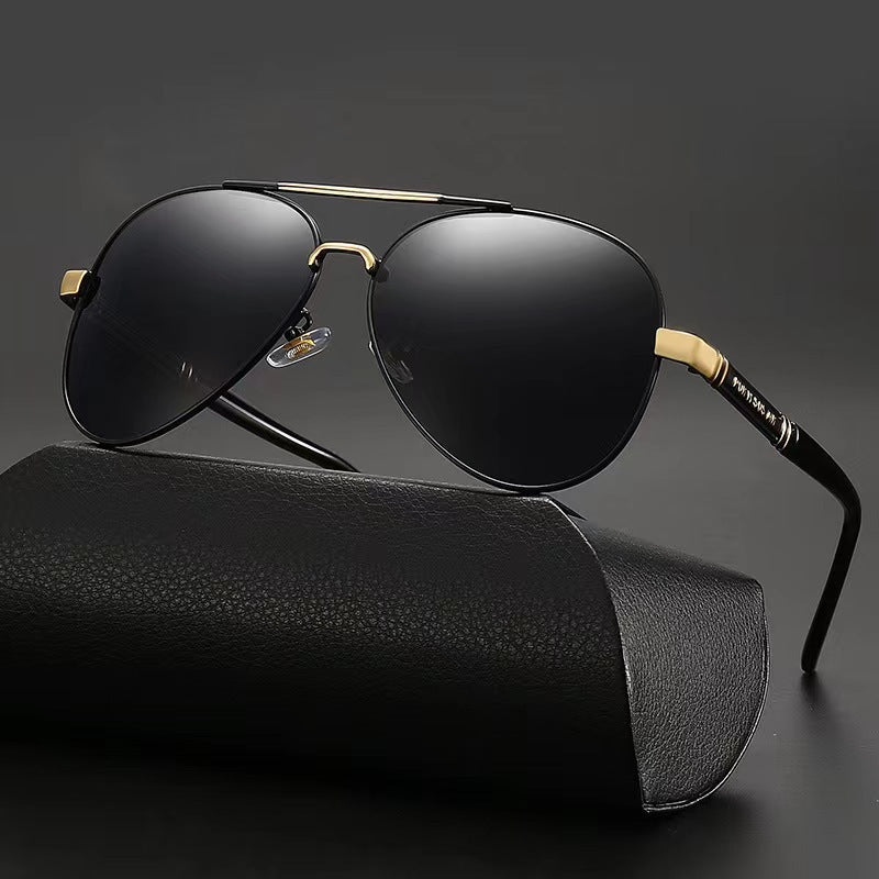 Men’s polarized photochromic sunglasses with black frame and black lenses