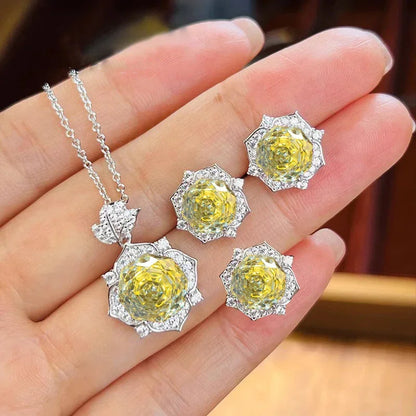 Flower Ring with High Carbon Diamond and Stud Earrings - YAXSO